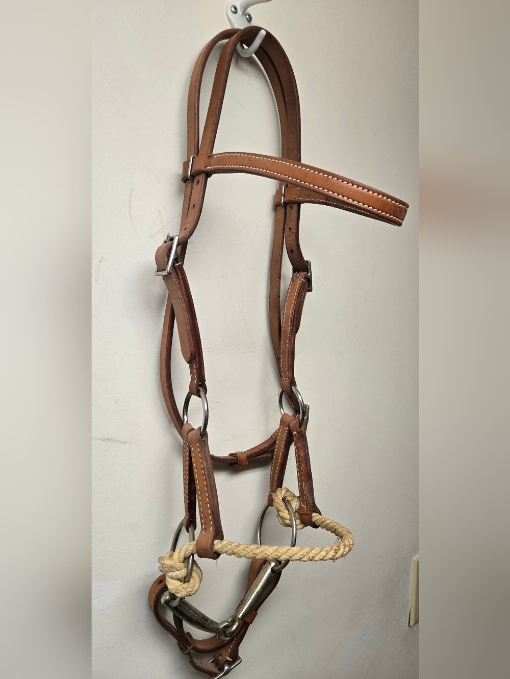 Like New Horse Sidepull With Snaffle Bit And Noseband